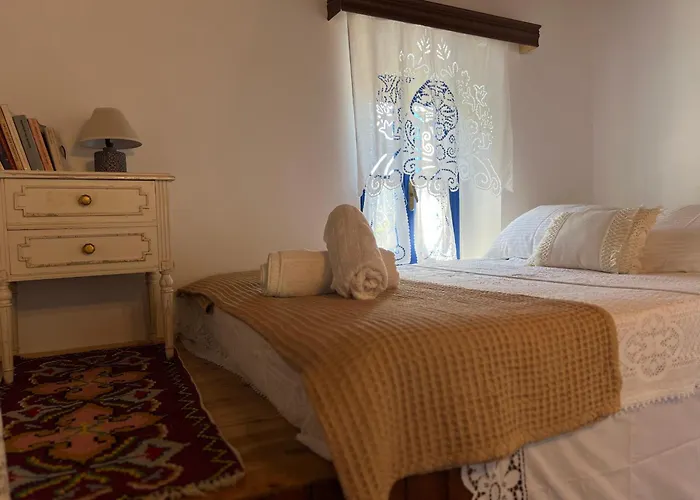 Dom wakacyjny Emporios Traditional Sea View House *