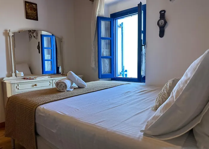 Case de vacanță Emporios Traditional Sea View House