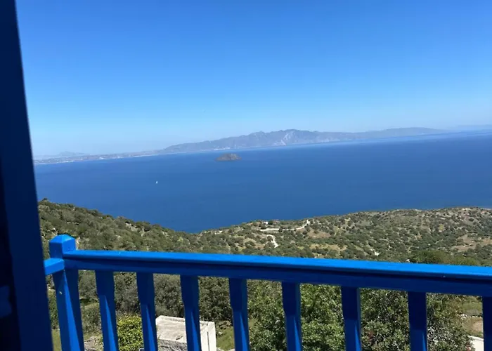 Emporios Traditional Sea View House Case de vacanță